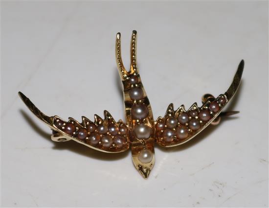 Victorian 9ct gold and split pearl swift brooch